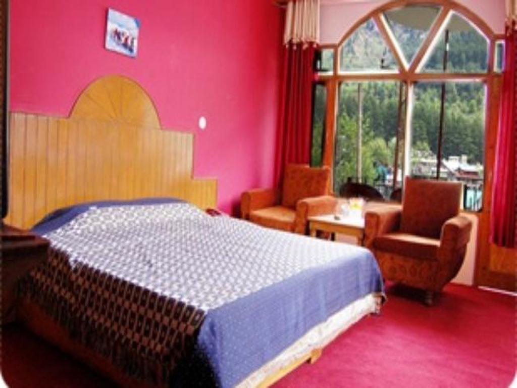 Himanshu Resorts Manāli Szoba fotó