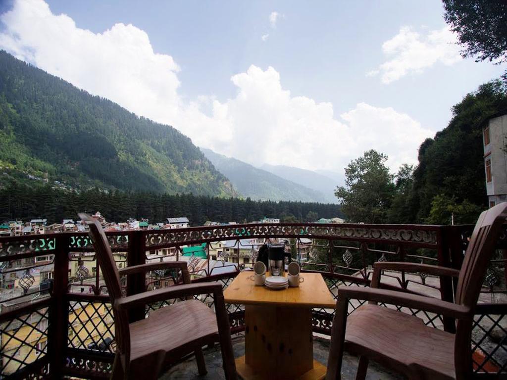 Himanshu Resorts Manāli Szoba fotó